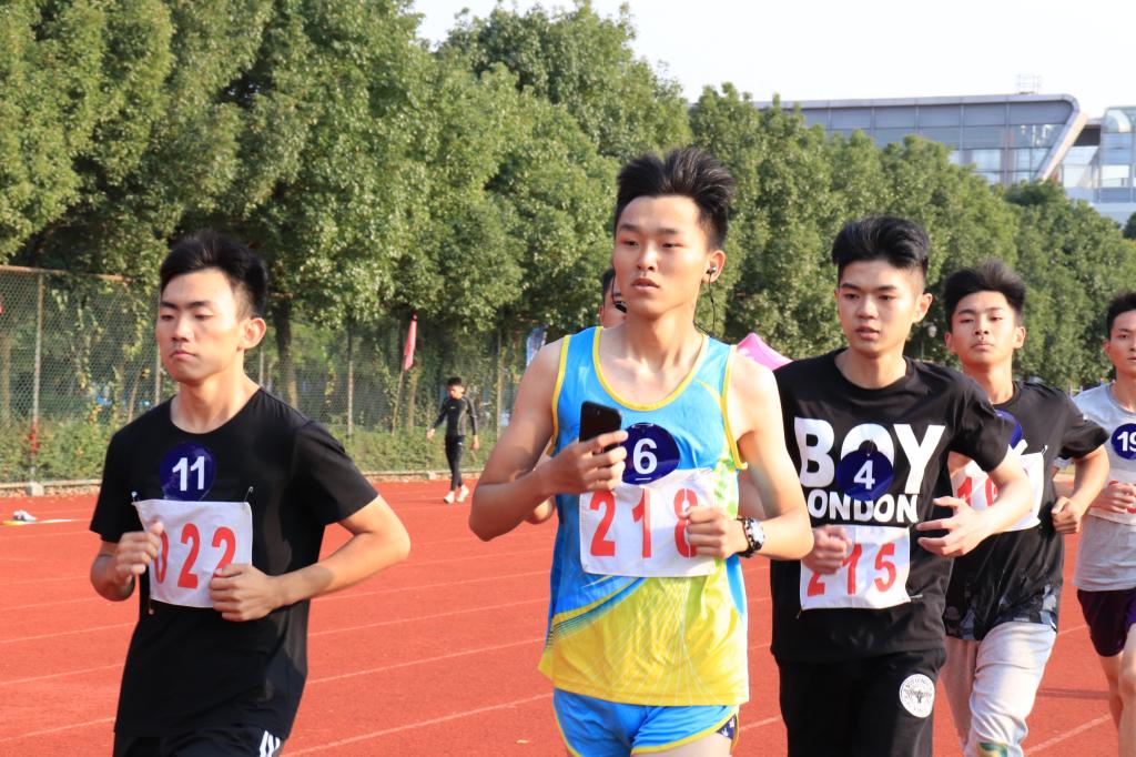 1F9B4